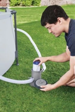 Bestway Cartridge Filterpomp 1.2 M3/uur -Buiten Kamperen 73968 bestway cartridge filterpomp 12 m3 uur